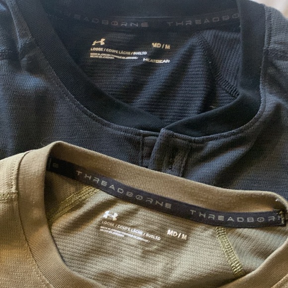 2 Under Armour shirts - Medium - Picture 2 of 5